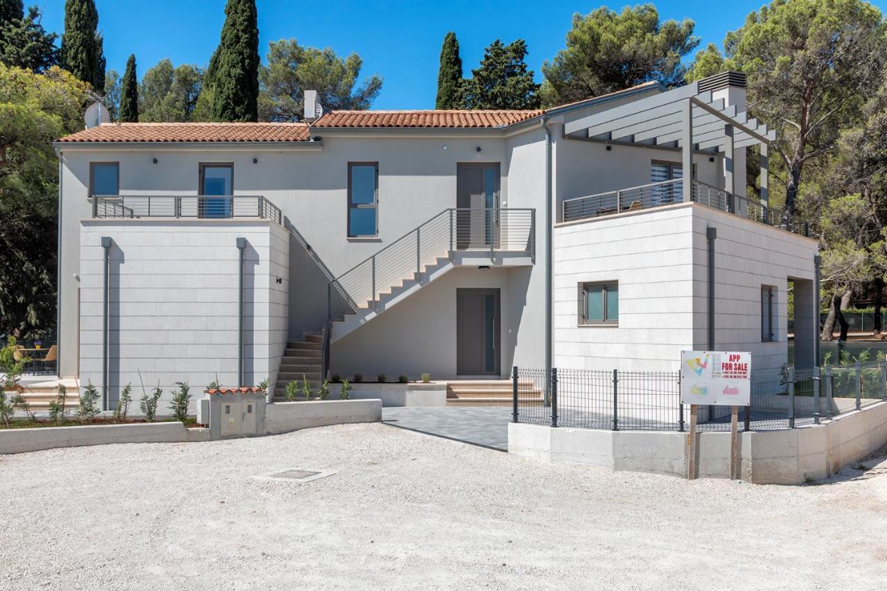 Villa Pinia Fazana Bagian luar foto